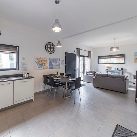 Holavre- Maison Pour 5P Avec Piscine Le Tour-du-Parc Luaran gambar