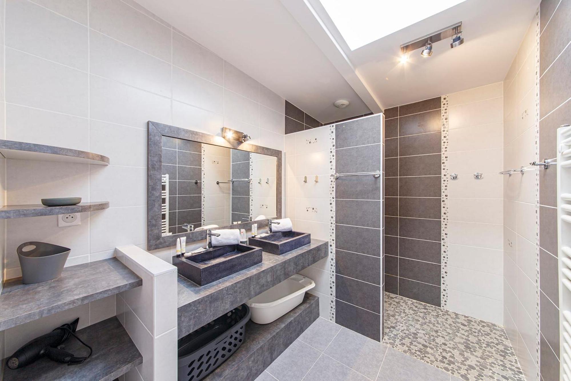 Holavre- Maison Pour 5P Avec Piscine Le Tour-du-Parc Luaran gambar